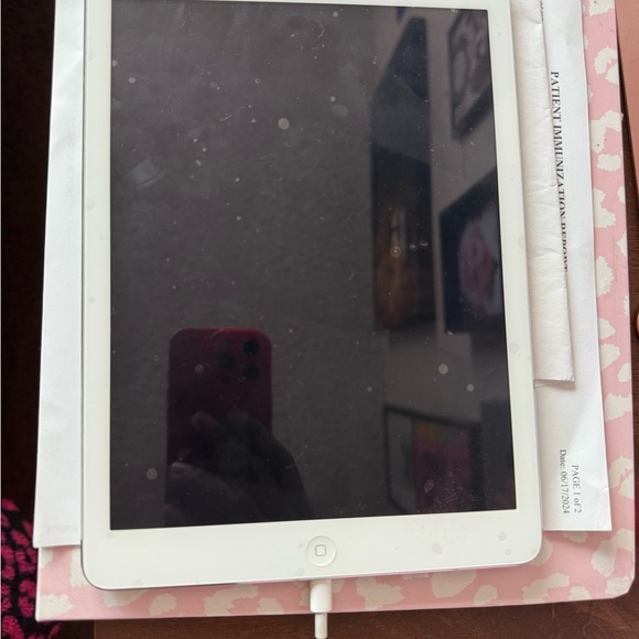 White Tablet - Picture 1 of 6